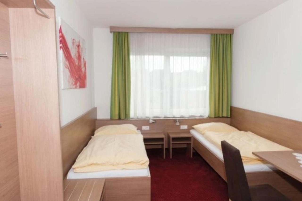 Gasthof Pension Auzinger Meggenhofen Esterno foto